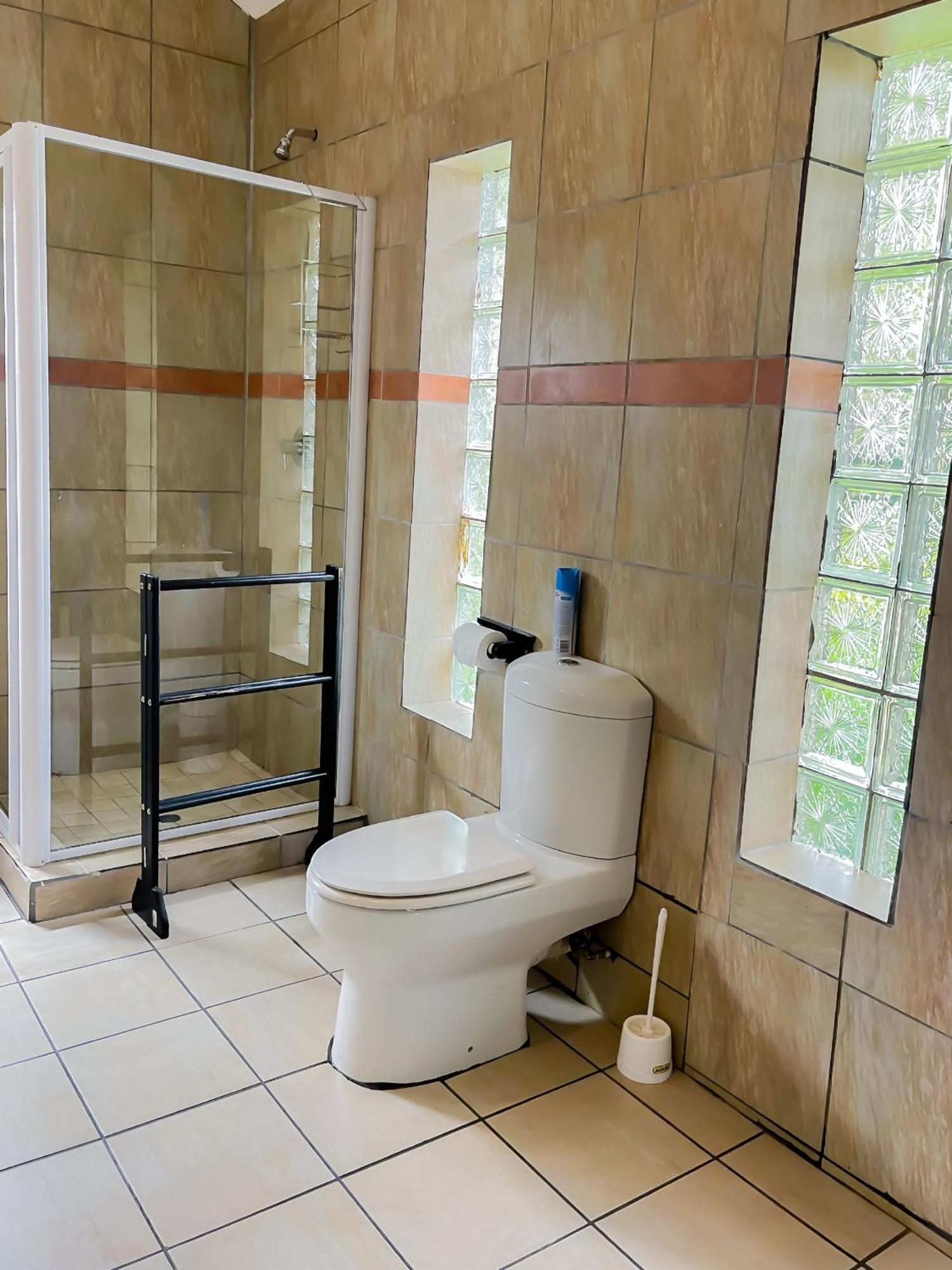 Oasis Of Life Guest House Witbank Eksteriør bilde