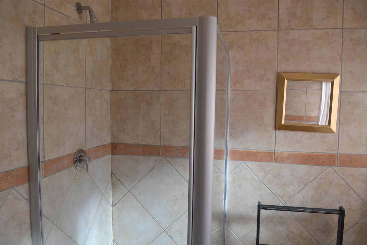 Oasis Of Life Guest House Witbank Eksteriør bilde