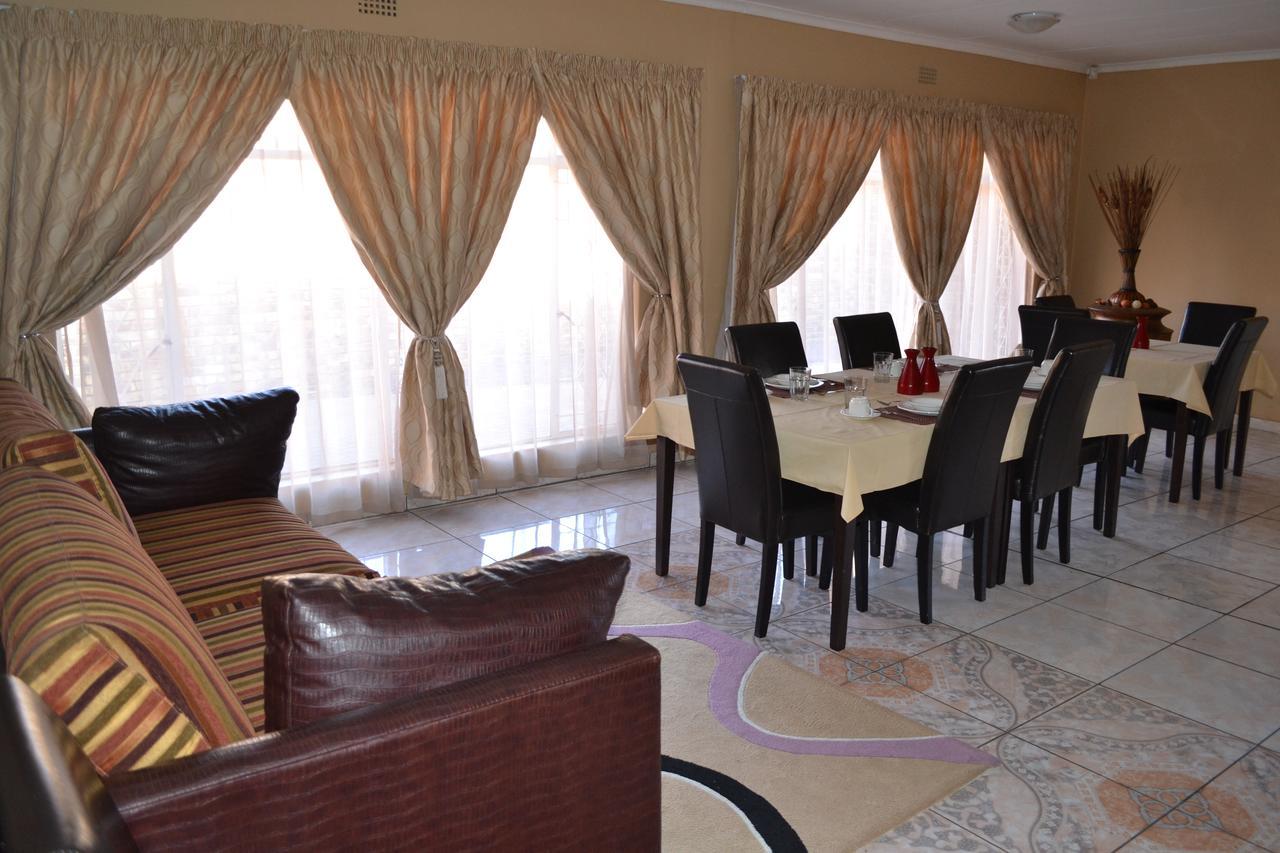 Oasis Of Life Guest House Witbank Eksteriør bilde