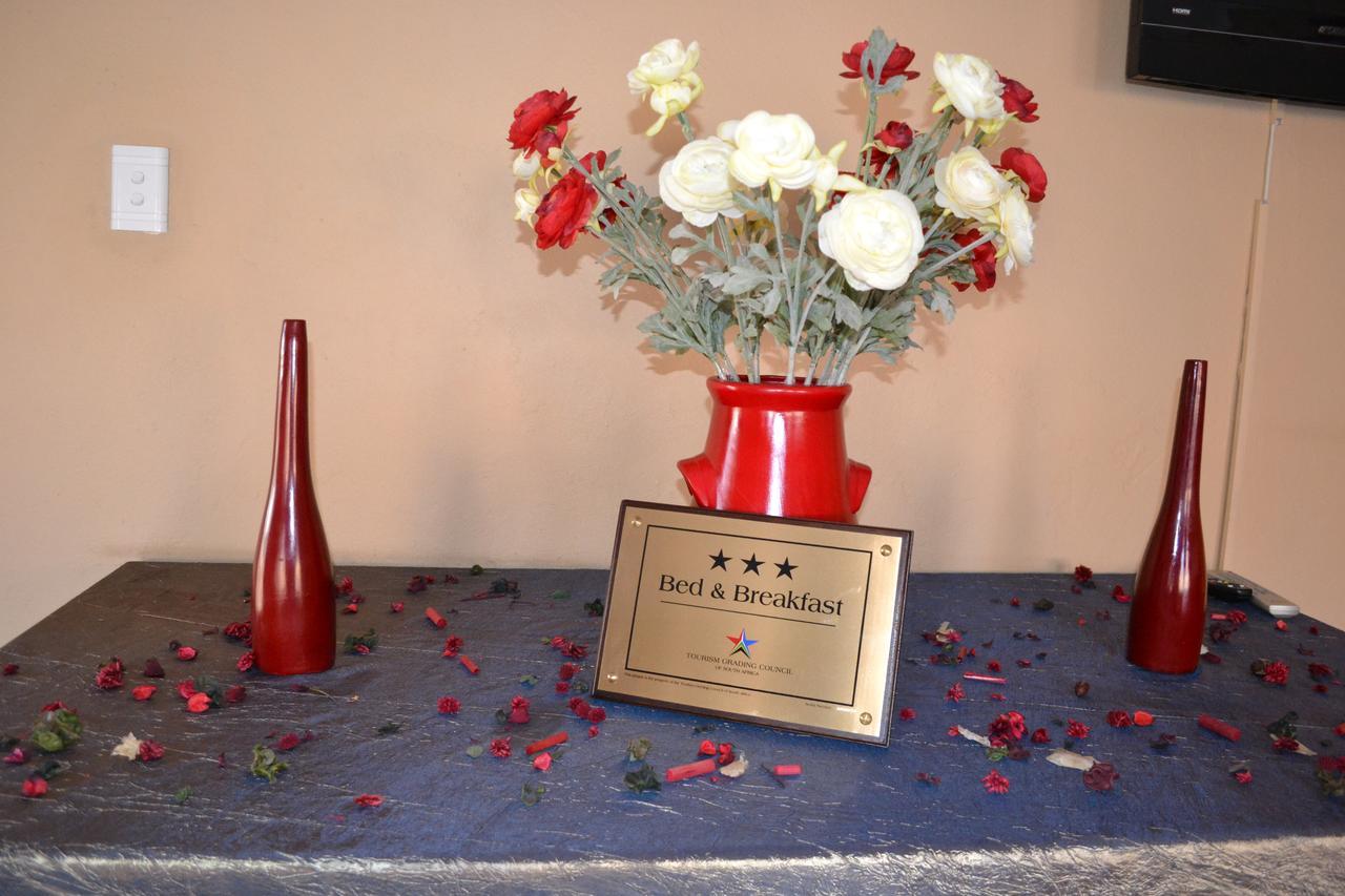 Oasis Of Life Guest House Witbank Eksteriør bilde