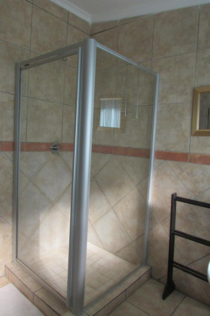 Oasis Of Life Guest House Witbank Eksteriør bilde