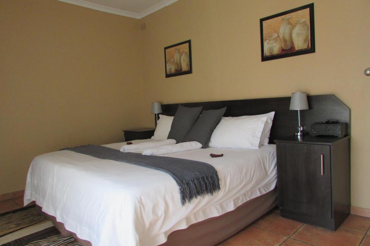 Oasis Of Life Guest House Witbank Eksteriør bilde